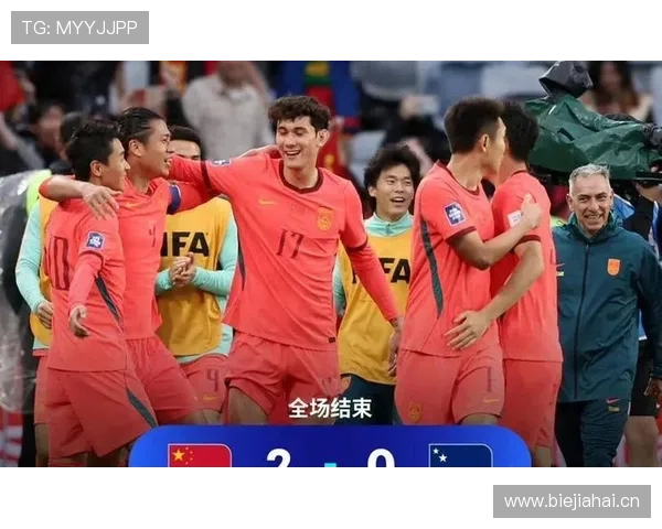 张玉宁家里竟然不像球星，厨房都能用上大爷的旧茶壶？这反差我服了！