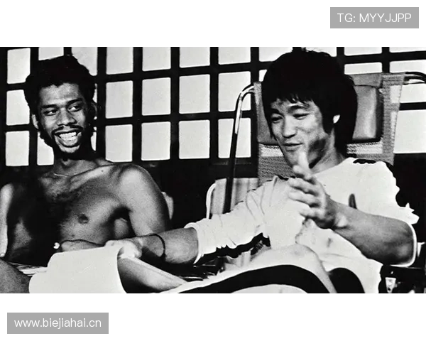 卡里姆·阿卜杜尔-贾巴尔凭借后仰投篮拉开与其他内线得分手差距 卡里姆·阿卜杜尔-贾巴尔凭借后仰投篮拉开与其他内线得分手差距
